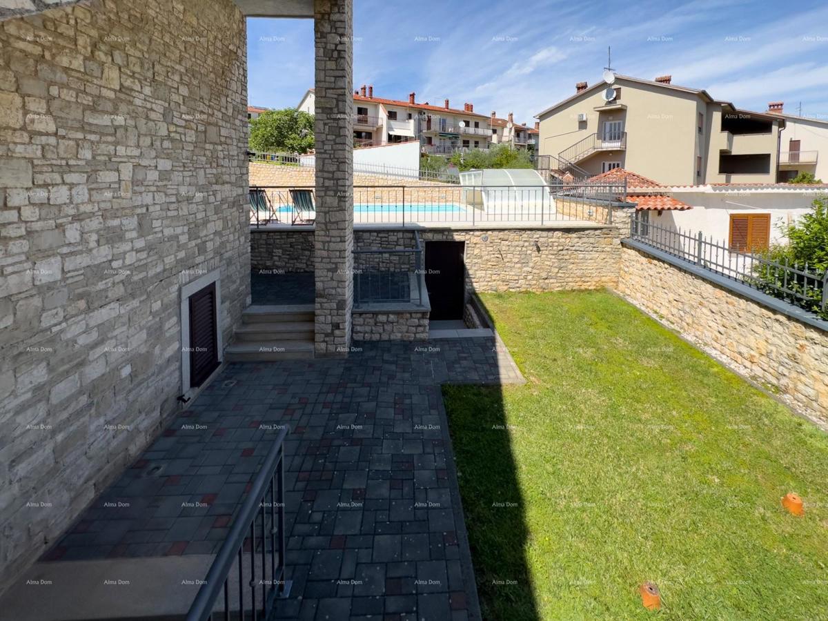 Bellissima casa con piscina a Pola, ideale per famiglie o investimento.