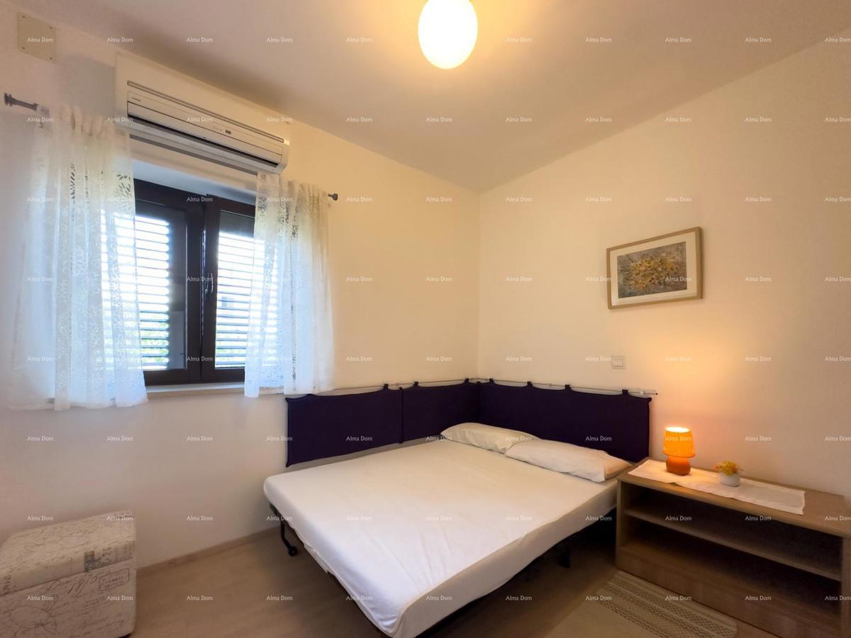 Bellissima casa con piscina a Pola, ideale per famiglie o investimento.