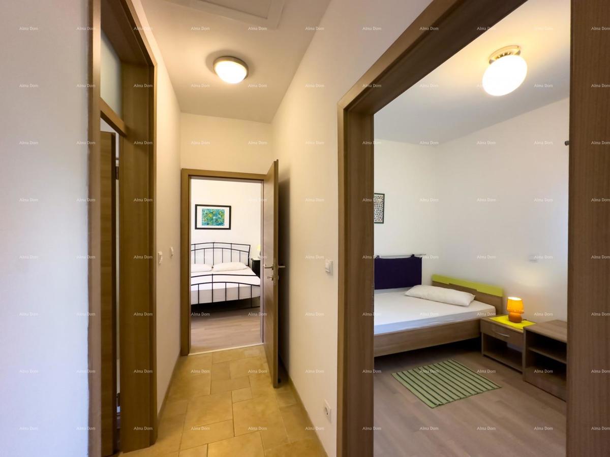 Bellissima casa con piscina a Pola, ideale per famiglie o investimento.