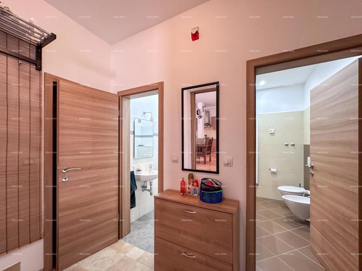 Bellissima casa con piscina a Pola, ideale per famiglie o investimento.