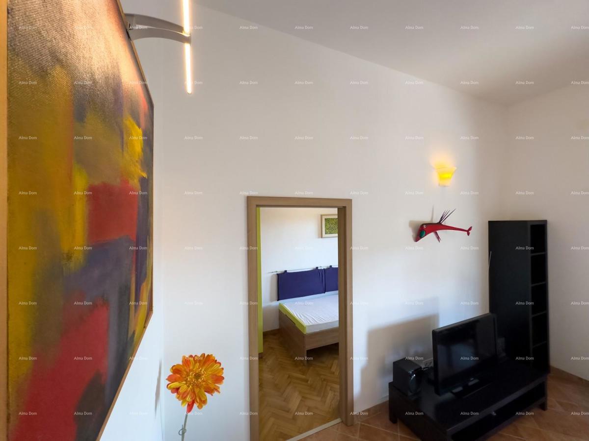 Bellissima casa con piscina a Pola, ideale per famiglie o investimento.