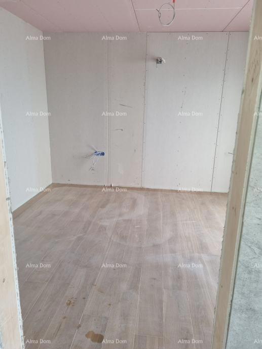 Moderna villa con piscina, 1 km dal mare, Pula