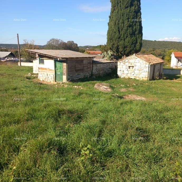 Eccellente opportunità - proprietà con casa in pietra, ampio terreno e strutture accessorie - vicinanza a Rovigno!