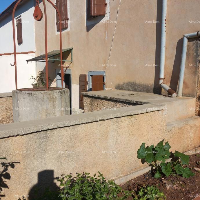 Eccellente opportunità - proprietà con casa in pietra, ampio terreno e strutture accessorie - vicinanza a Rovigno!