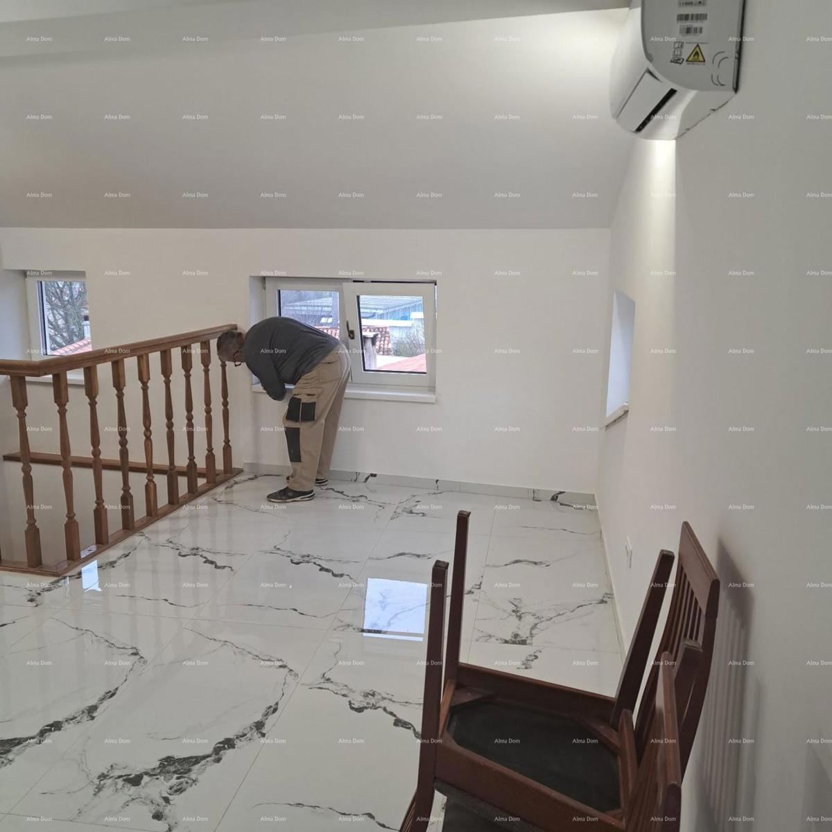 ŽMINJ - Vendesi porzione di casa in comproprietà (3 unità abitative)