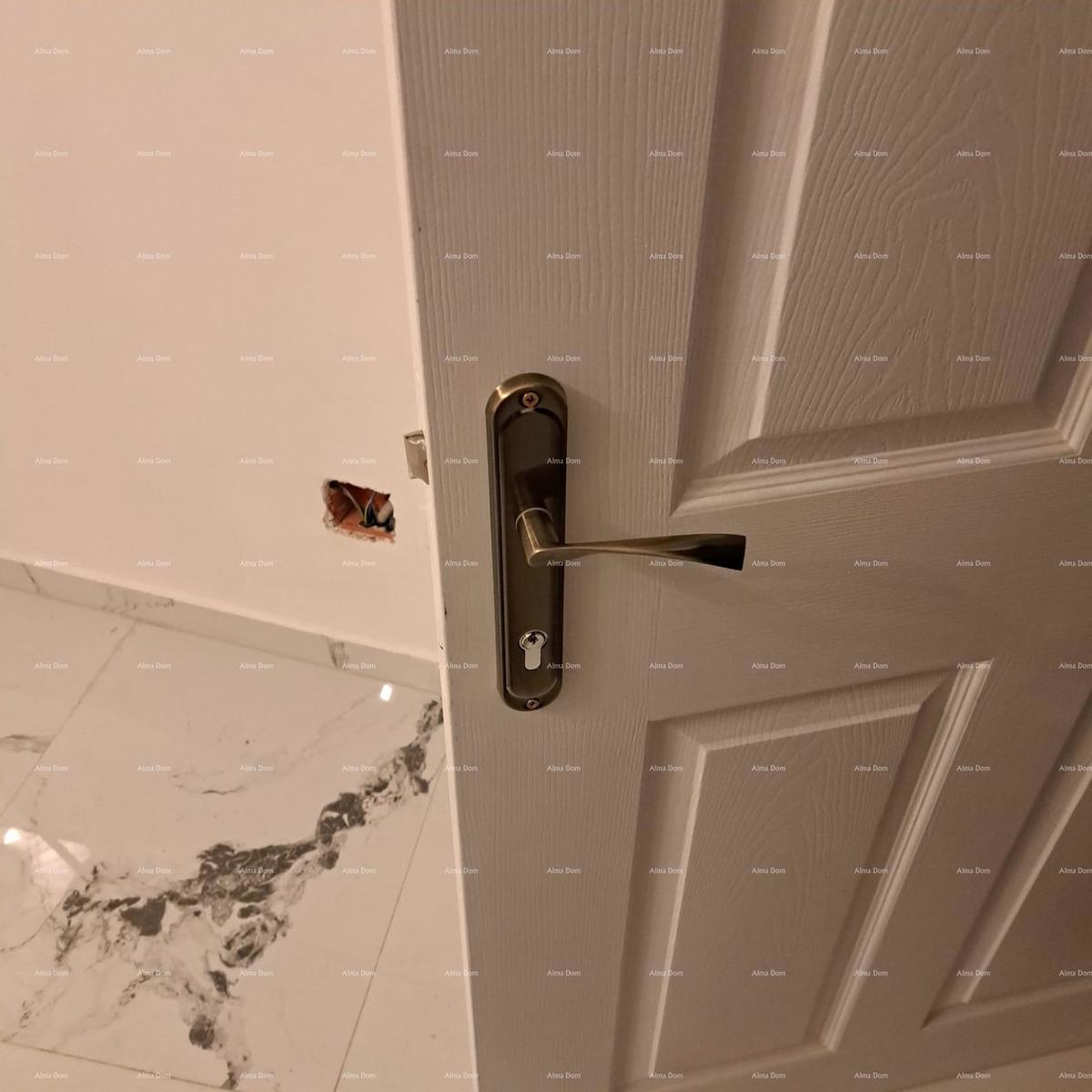 ŽMINJ - Vendesi porzione di casa in comproprietà (3 unità abitative)