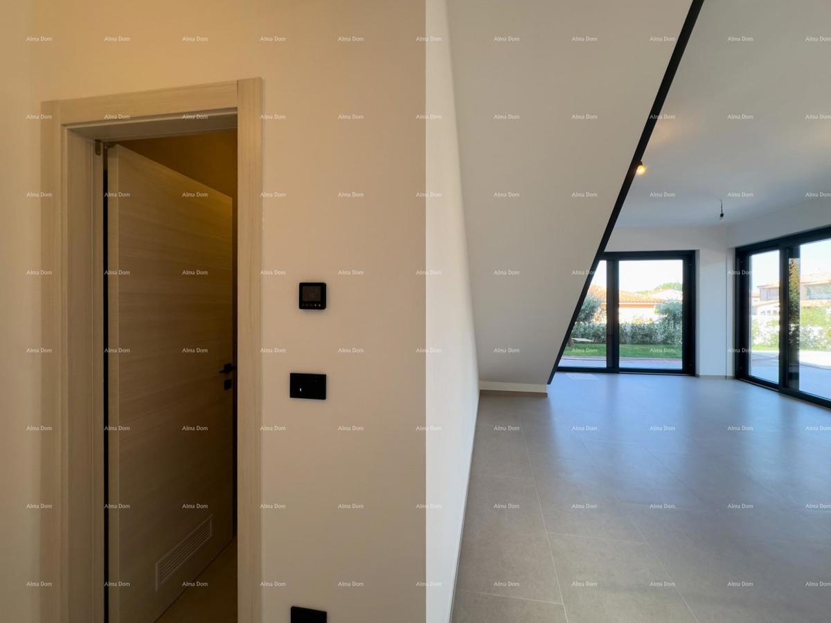 Vendiamo villa bifamiliare con piscina e garage