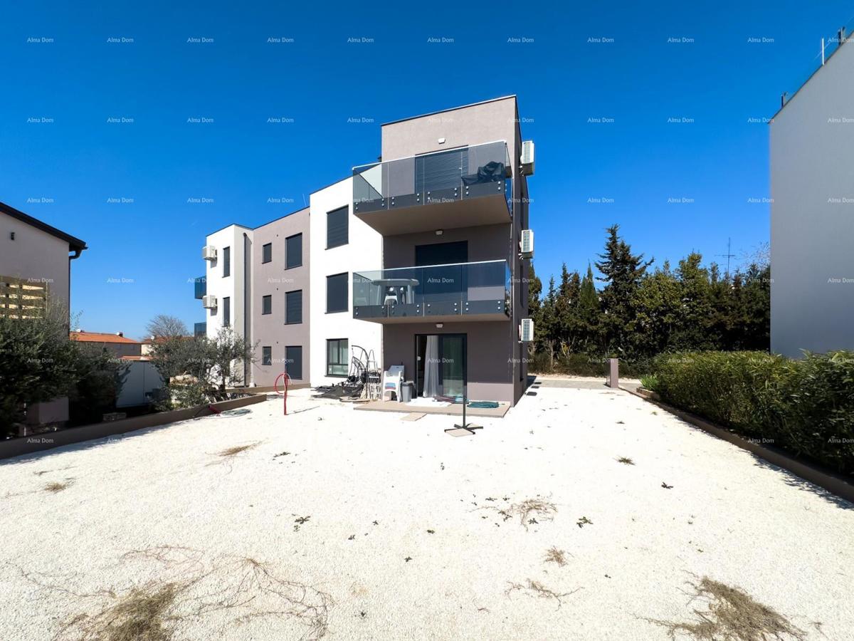 Stiamo vendendo un nuovo appartamento con un ampio giardino a Medolino!