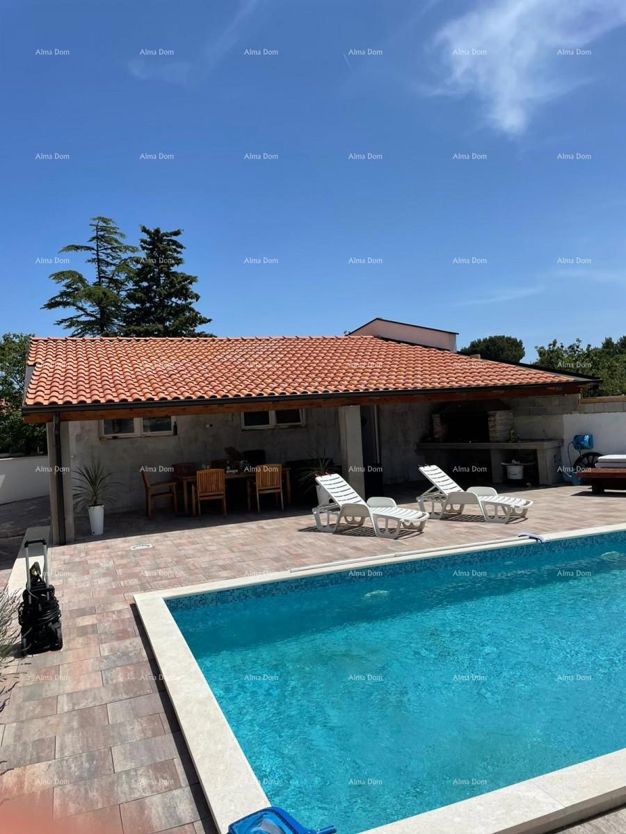 Ližnjan – Casa con appartamenti e piscina, 460 m².