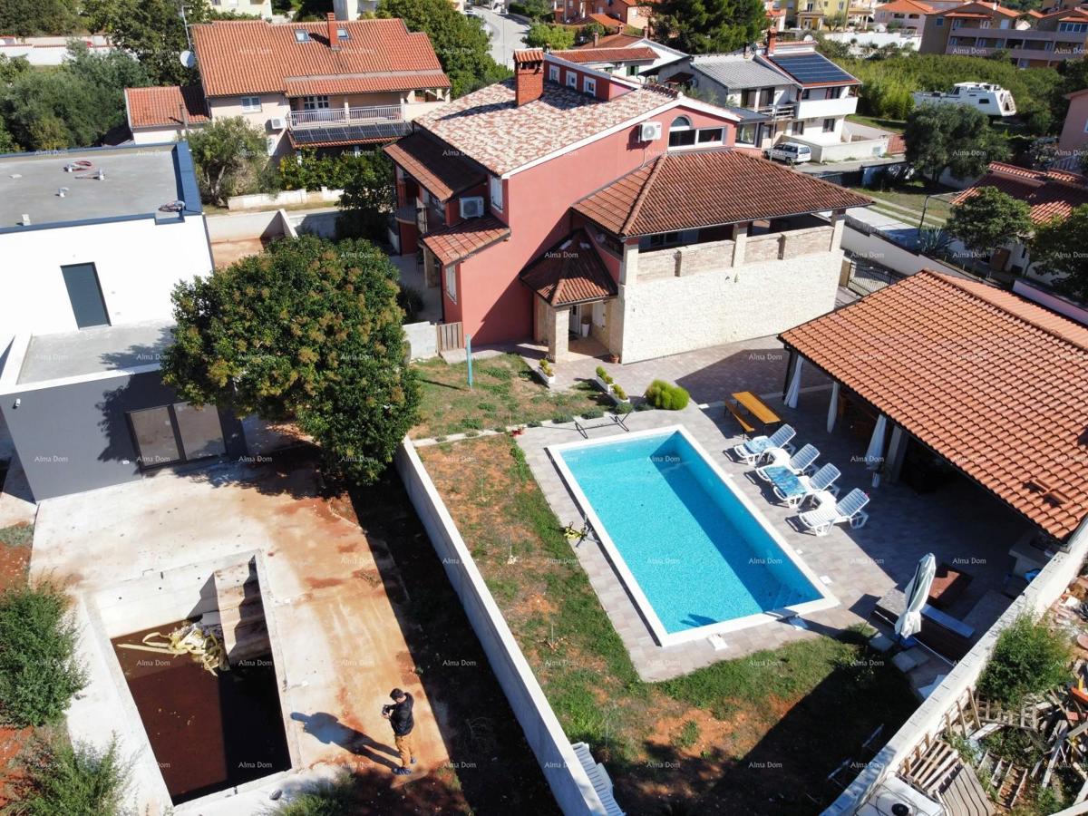 Ližnjan – Casa con appartamenti e piscina, 460 m².