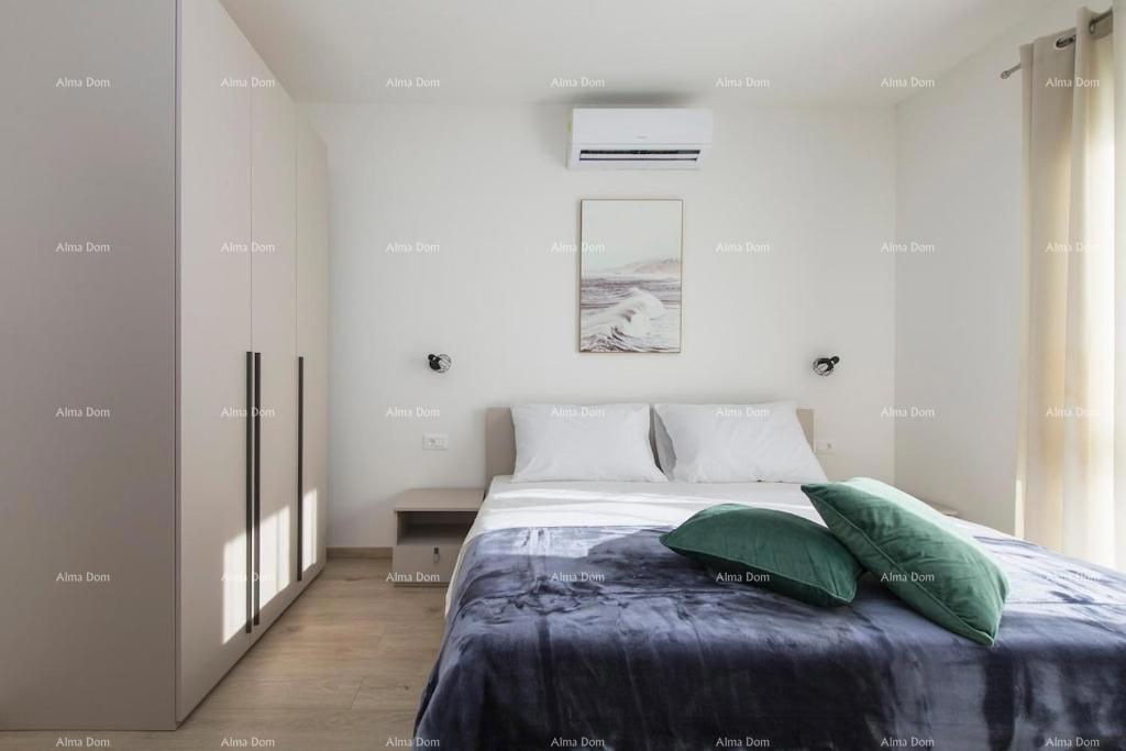 Bellissima villa indipendente con piscina a Raša, vicino al mare.