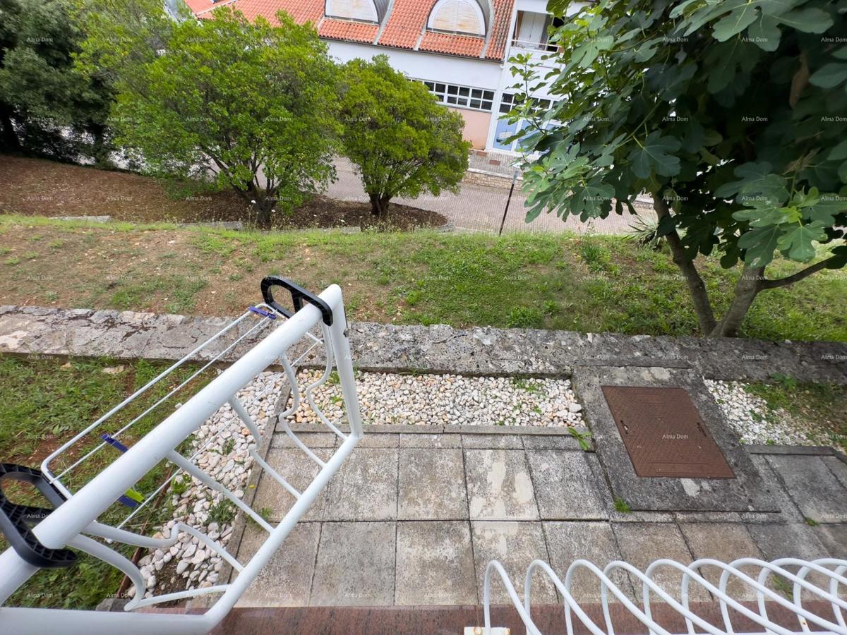 Vendiamo un appartamento ristrutturato a Duga Uvala!