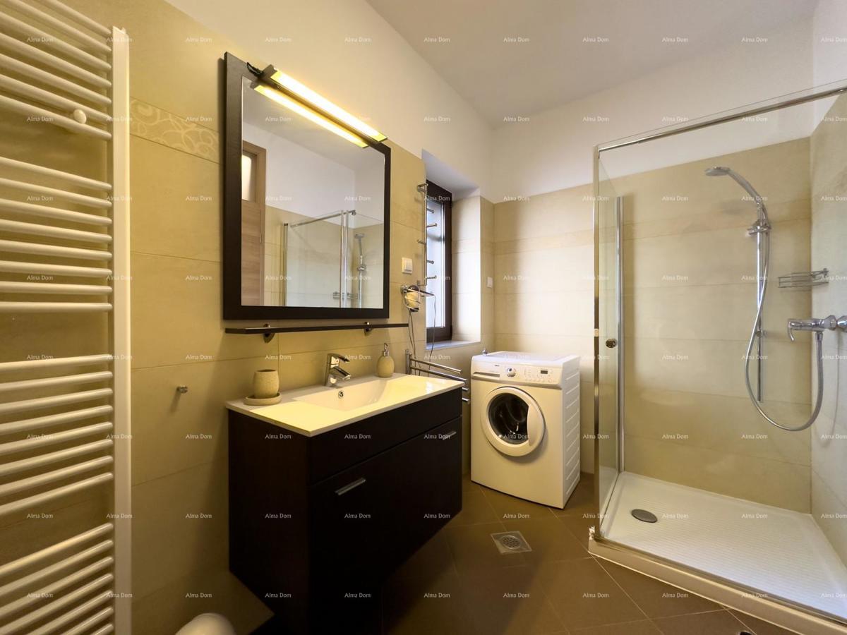 Bellissima casa con piscina a Pola, ideale per famiglie o investimento.