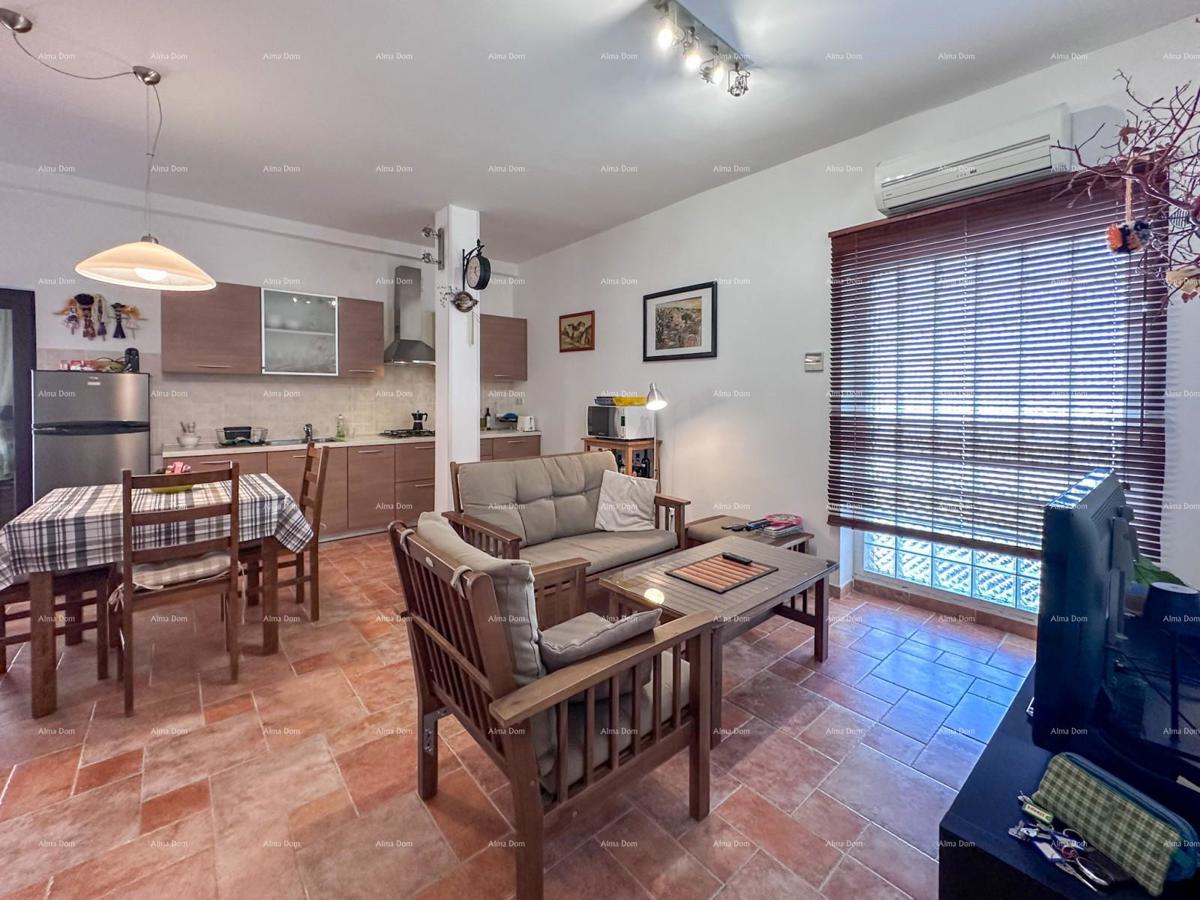 Bellissima casa con piscina a Pola, ideale per famiglie o investimento.