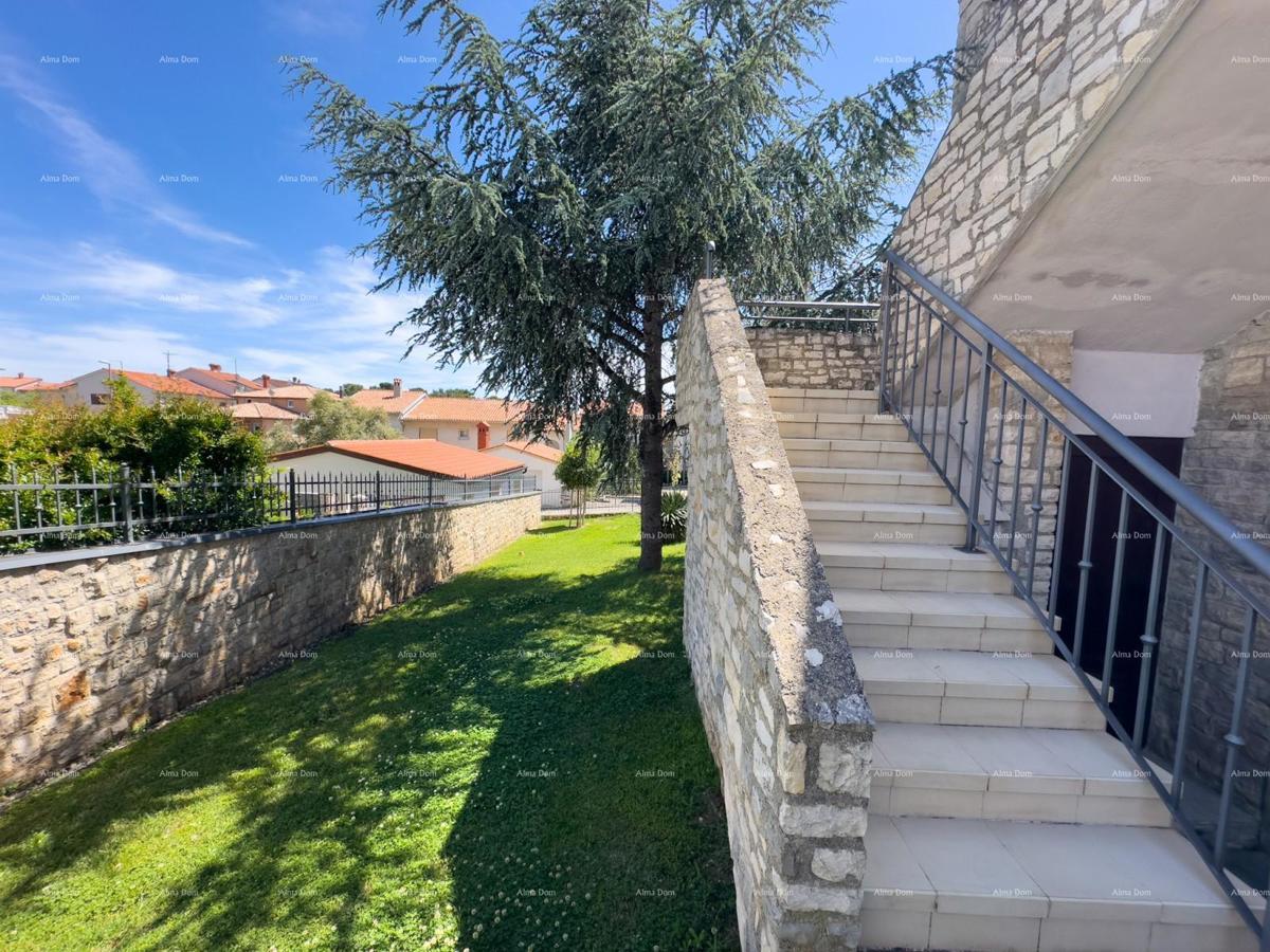 Bellissima casa con piscina a Pola, ideale per famiglie o investimento.