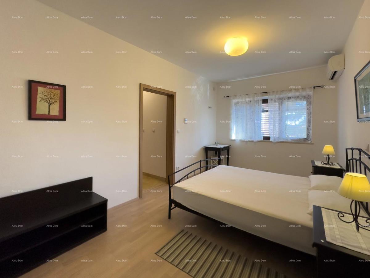 Bellissima casa con piscina a Pola, ideale per famiglie o investimento.