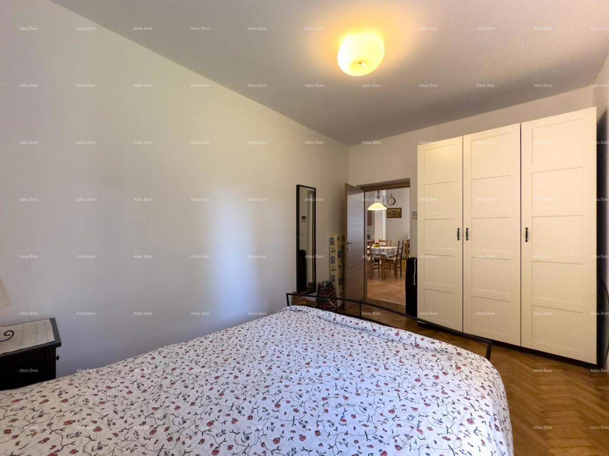 Bellissima casa con piscina a Pola, ideale per famiglie o investimento.