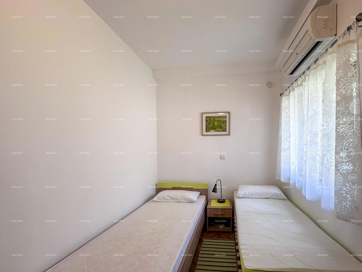 Bellissima casa con piscina a Pola, ideale per famiglie o investimento.