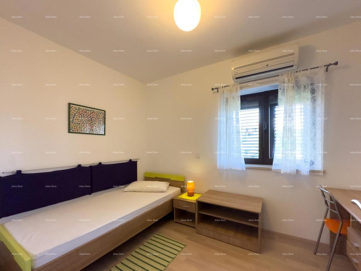 Bellissima casa con piscina a Pola, ideale per famiglie o investimento.