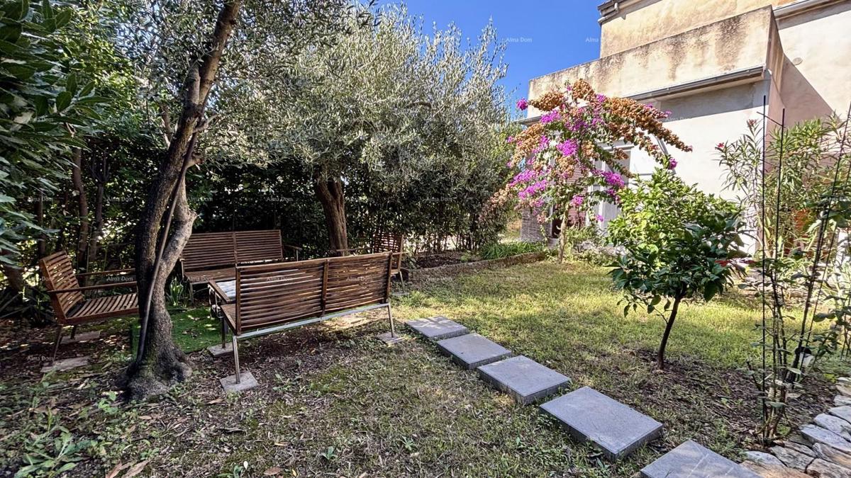 POLA, centro - vendita / appartamento di 55 m² con giardino e parcheggio