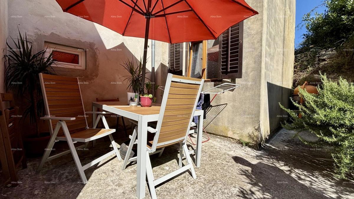 POLA, centro - vendita / appartamento di 55 m² con giardino e parcheggio