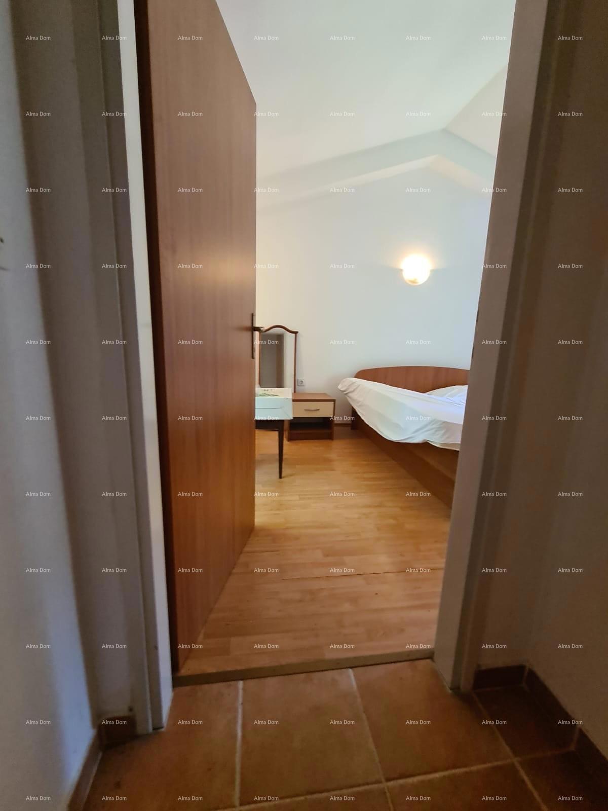 Vendita di una casa con cortile e grande appezzamento di terreno, Barban