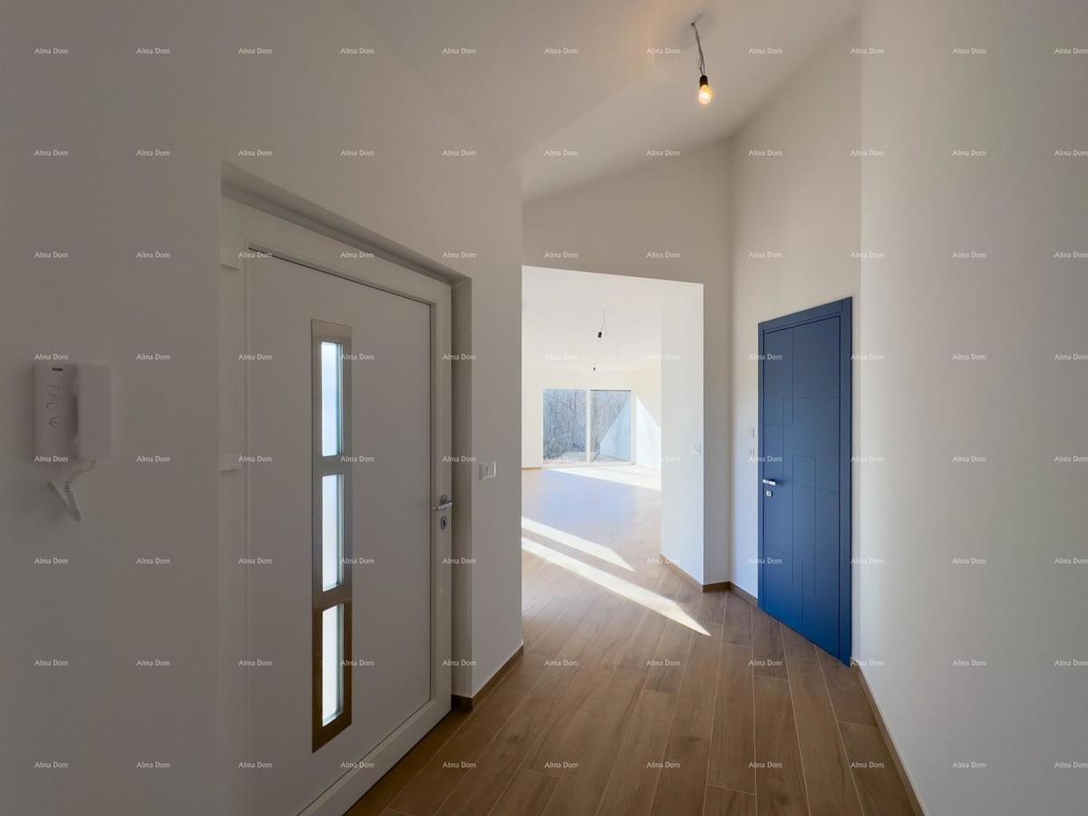 KOŽLJANI - Casa moderna con piscina. Vicino al bosco, a 15 minuti dal mare