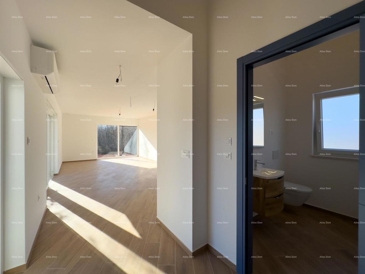 KOŽLJANI - Casa moderna con piscina. Vicino al bosco, a 15 minuti dal mare