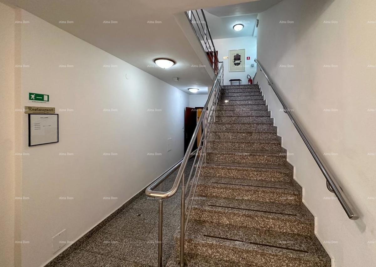 Investimento da sogno: affascinante hotel a Krnica, a 200 m dal mare