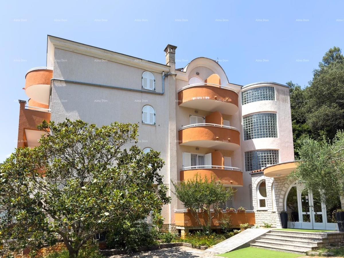 Investimento da sogno: affascinante hotel a Krnica, a 200 m dal mare