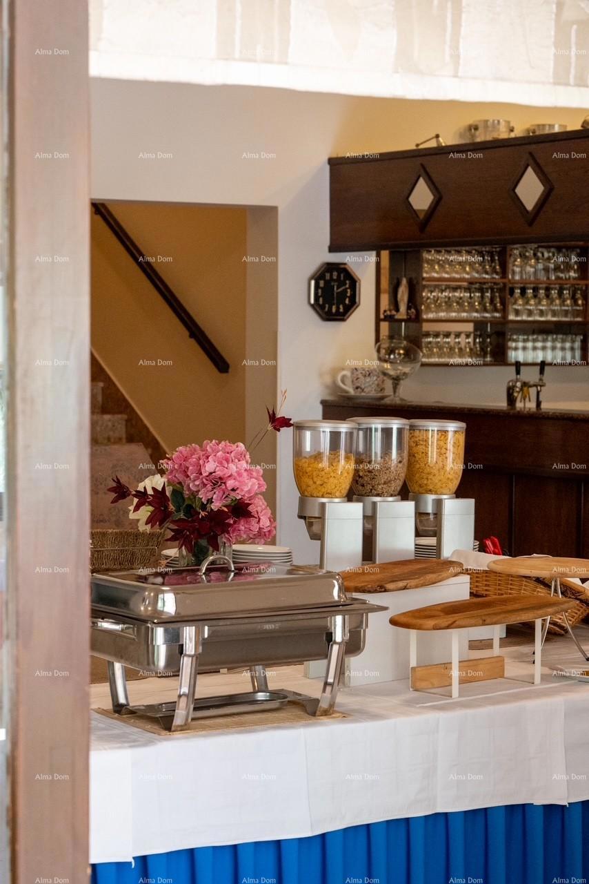 Investimento da sogno: affascinante hotel a Krnica, a 200 m dal mare