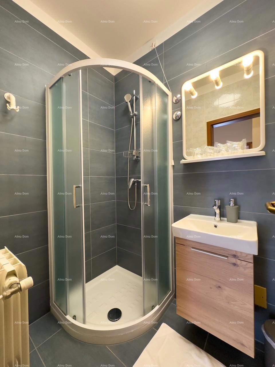 Investimento da sogno: affascinante hotel a Krnica, a 200 m dal mare