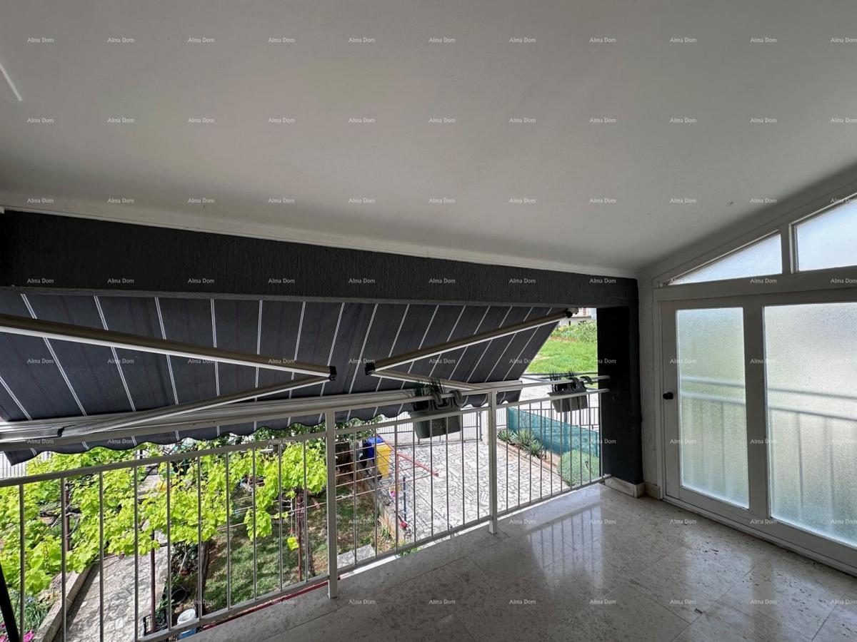 Vendiamo un appartamento in una posizione tranquilla.