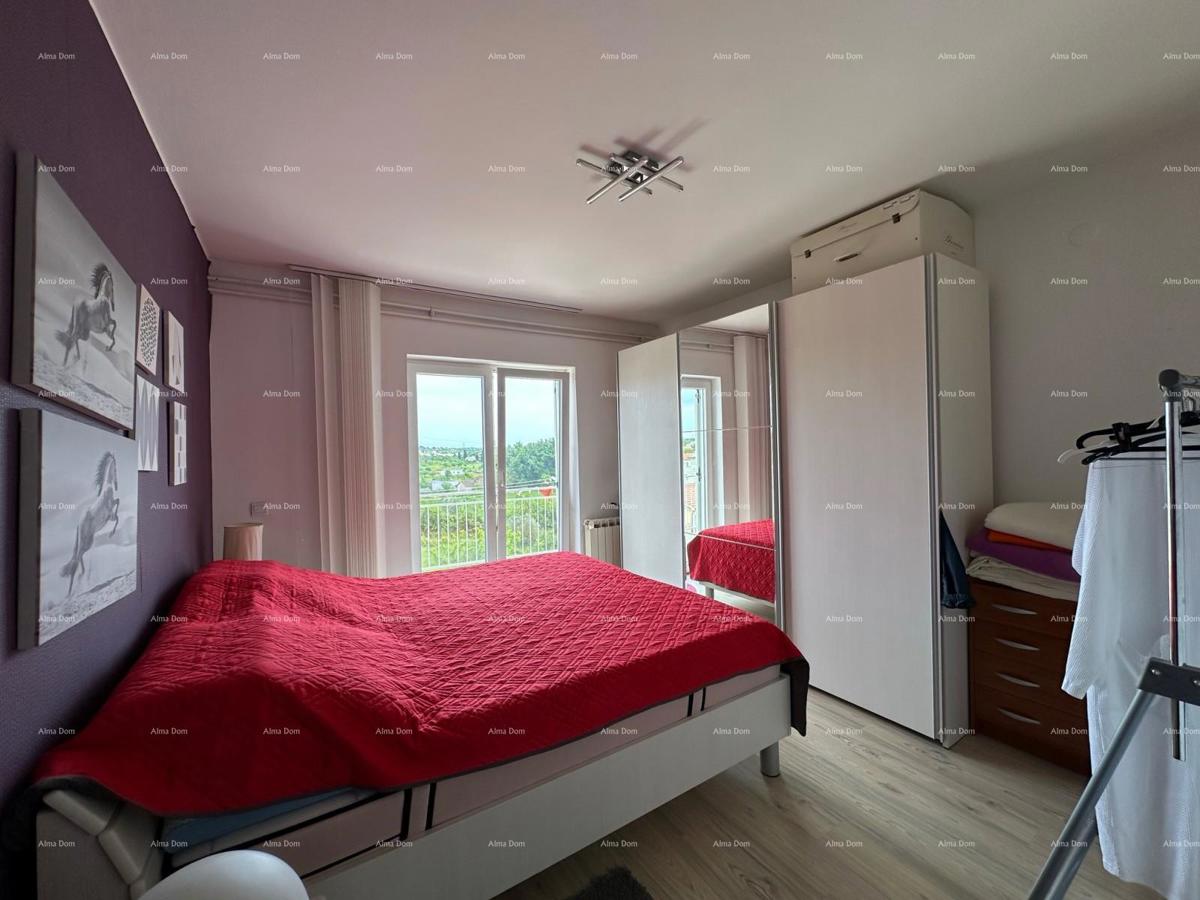 Vendiamo un appartamento in una posizione tranquilla.