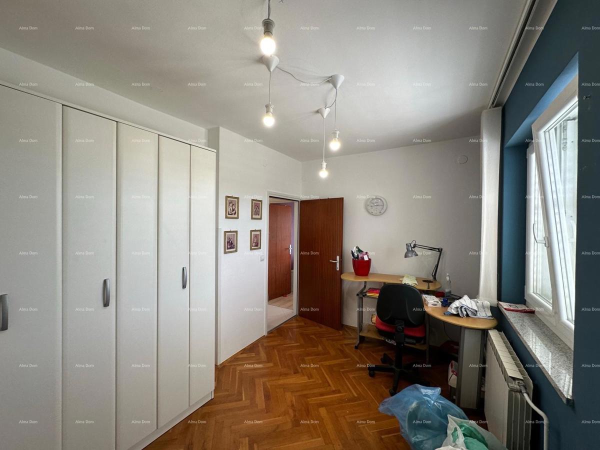 Vendiamo un appartamento in una posizione tranquilla.