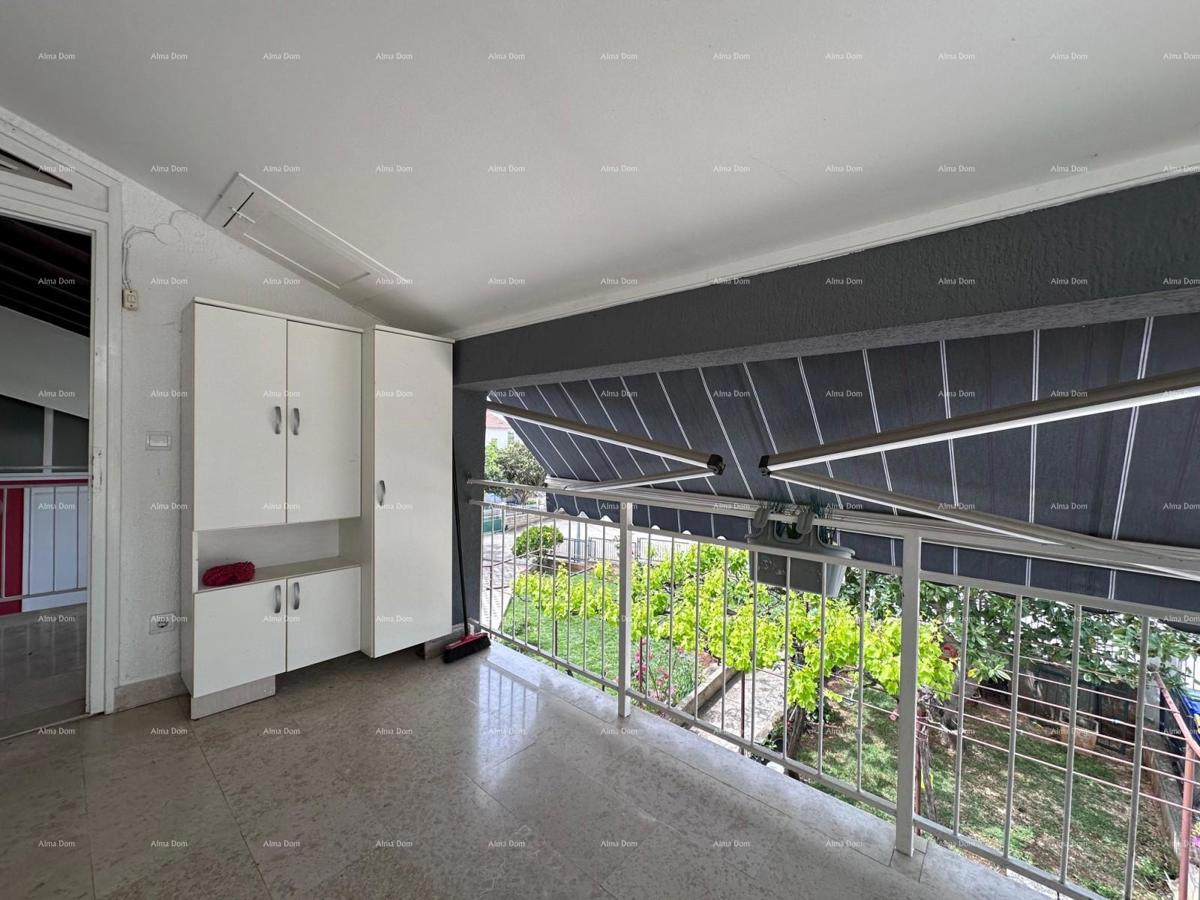 Vendiamo un appartamento in una posizione tranquilla.