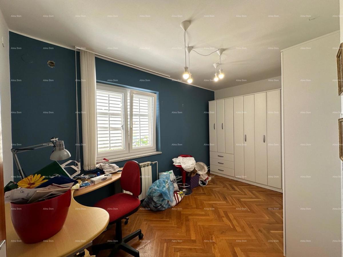 Vendiamo un appartamento in una posizione tranquilla.