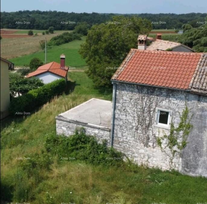 In vendita vecchia casa in pietra con terreno nel Barban, ideale per casa vacanze.