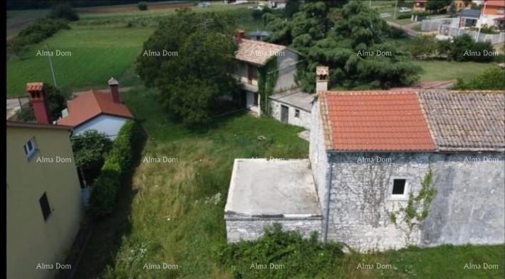 In vendita vecchia casa in pietra con terreno nel Barban, ideale per casa vacanze.