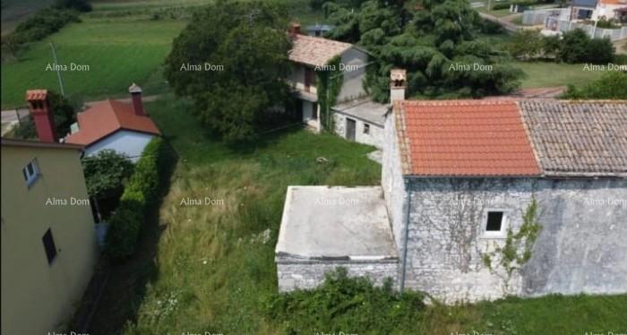 In vendita vecchia casa in pietra con terreno nel Barban, ideale per casa vacanze.