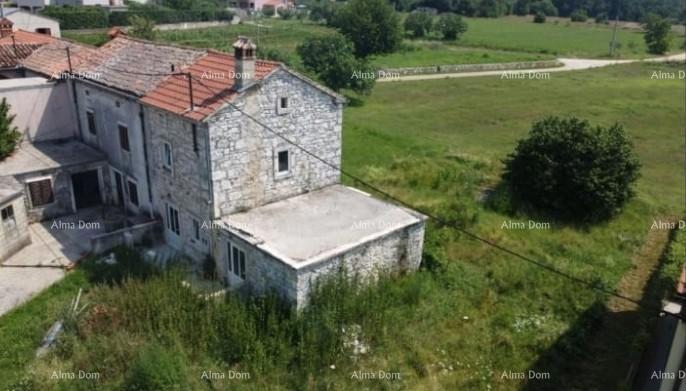 In vendita vecchia casa in pietra con terreno nel Barban, ideale per casa vacanze.