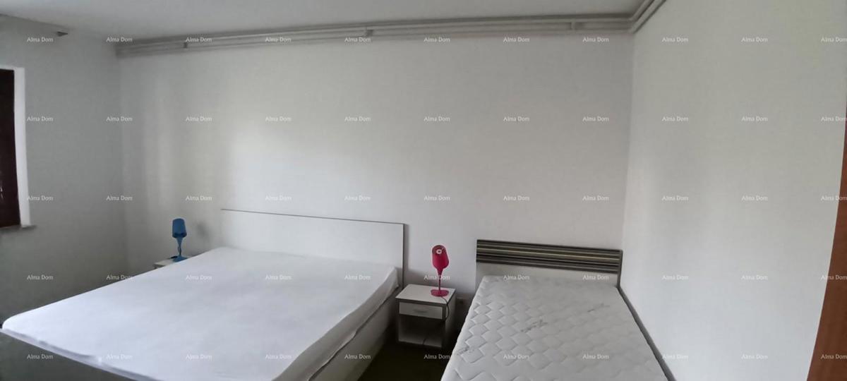 Poreč, Casa con appartamenti di 330m² con piscina