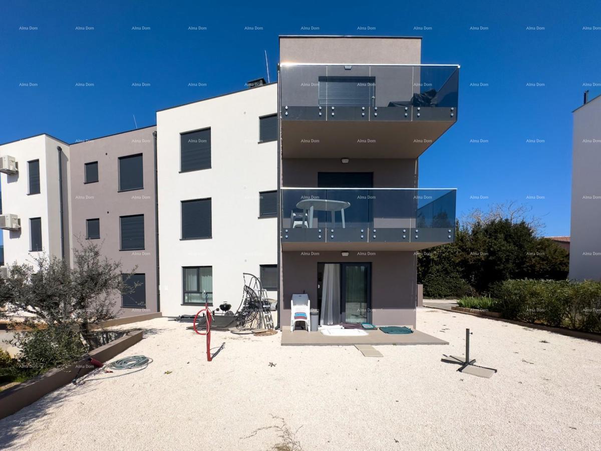 Stiamo vendendo un nuovo appartamento con un ampio giardino a Medolino!