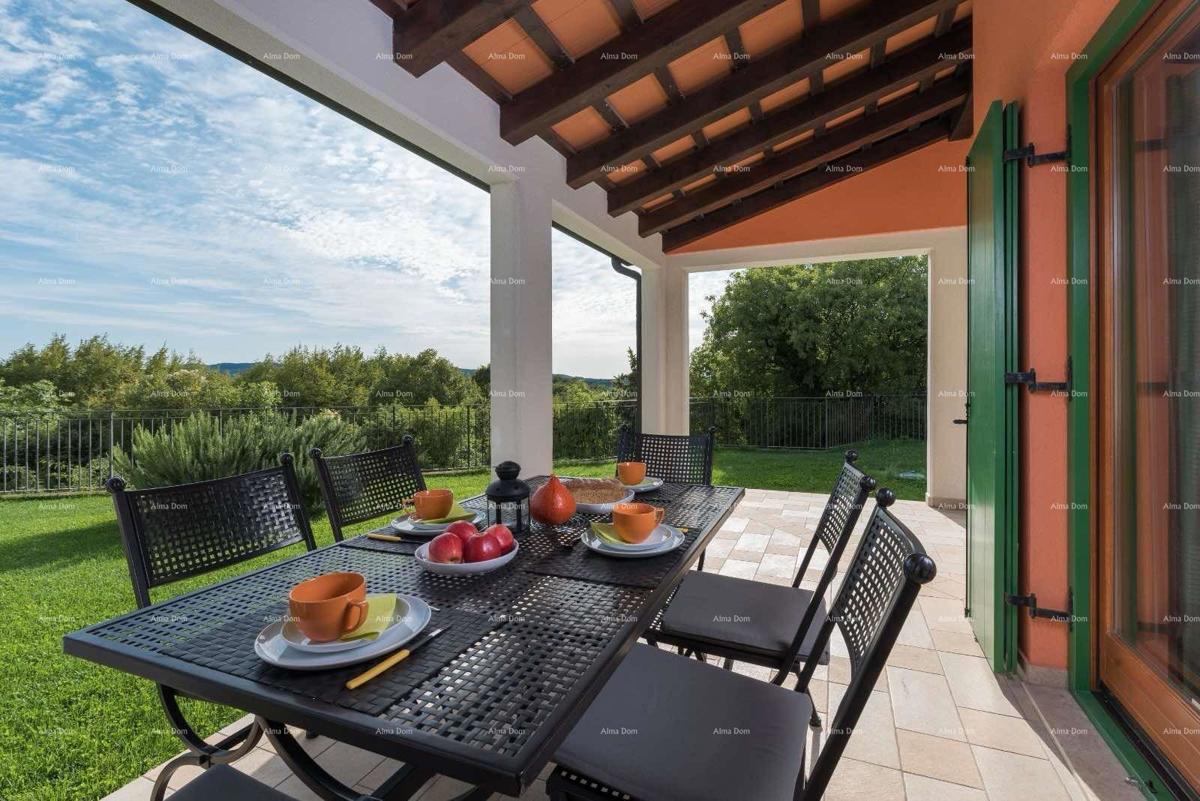 VILLA CON DUE APPARTAMENTI E PISCINA, DINTORNI DI LABIN