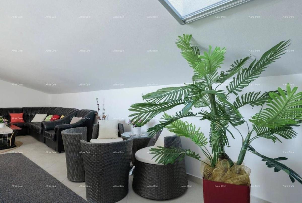 Una bellissima villa con piscina a Dignano è in vendita