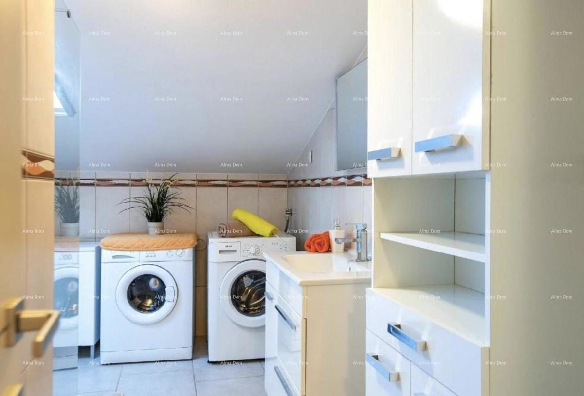 Una bellissima villa con piscina a Dignano è in vendita