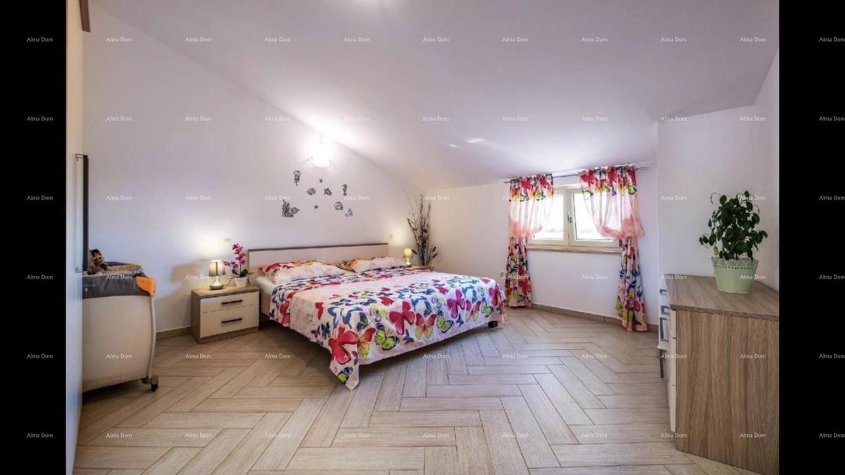 Una bellissima villa con piscina a Dignano è in vendita