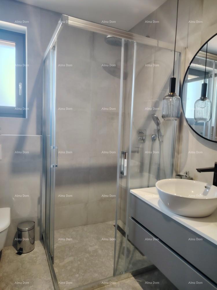 Eccellente appartamento trilocale con vista mare, arredato