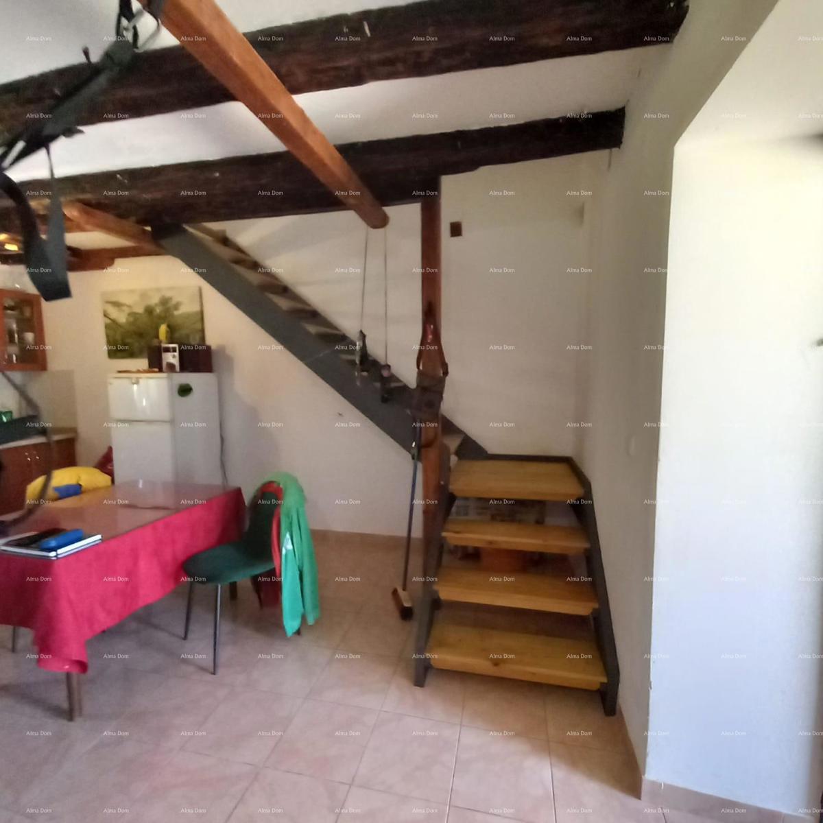 In vendita: affascinante casa istriana con ampio cortile – Valtura