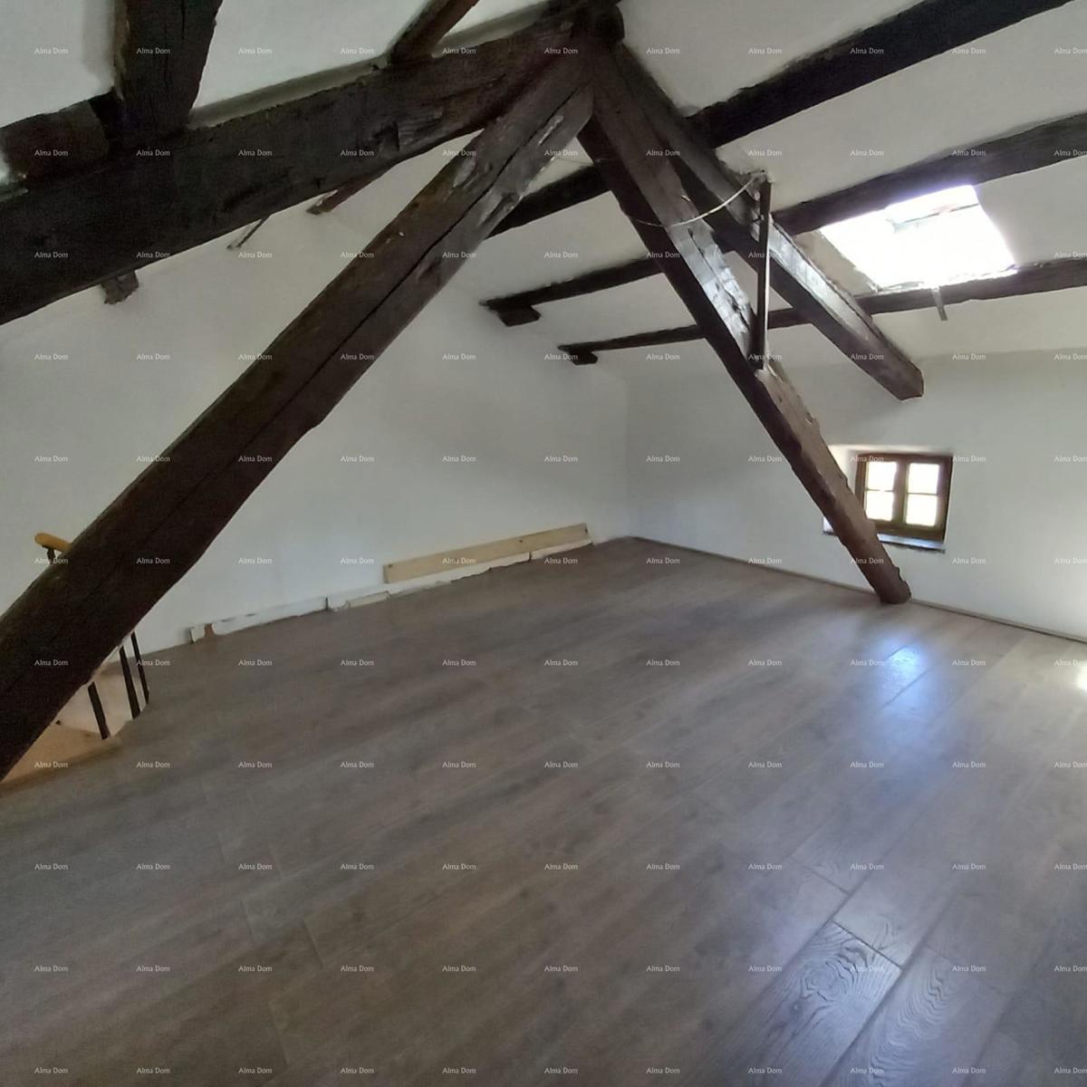 In vendita: affascinante casa istriana con ampio cortile – Valtura